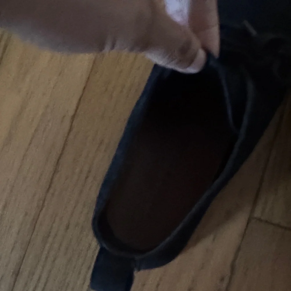 Black Shoes - Picture 4 of 12
